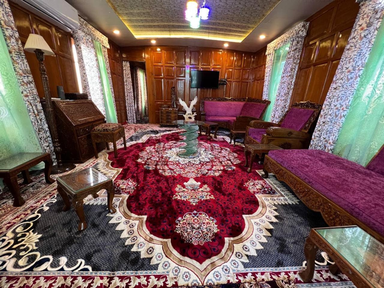The Heritage Safina Group Of Houseboats Srīnagar Extérieur photo